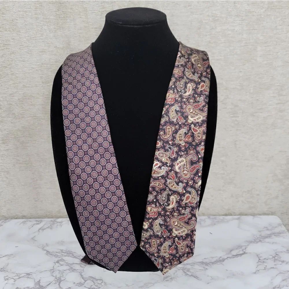 Oscar De La Renta Silk Paisley and Geometric Patterned Tie Lot Of 2 Neckties
